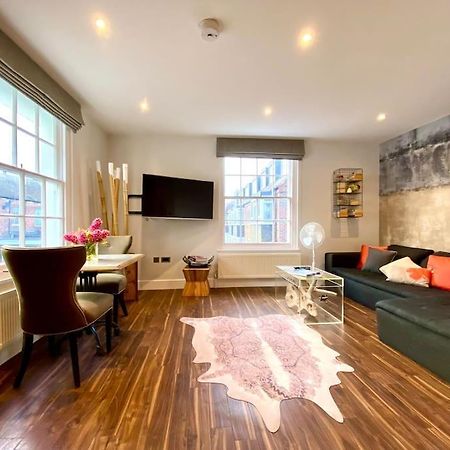 Stunning Little House On Poole Quay - Free Secure Parking & Wifi - In The Heart Of The Old Town - Great Location - Free Parking - Fast Wifi - Smart Tv - Newly Decorated - Sleeps 2! Close To Poole & Bournemouth & Sandbanks Екстер'єр фото